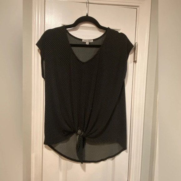 Green Envelope Black white polka Dots V Neck Tie Front Cap Sleeve Top Size M - Picture 1 of 9